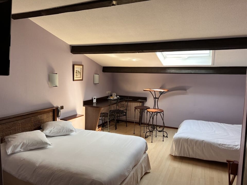 Economy Double Room | Premium bedding, individually decorated, individually furnished, desk