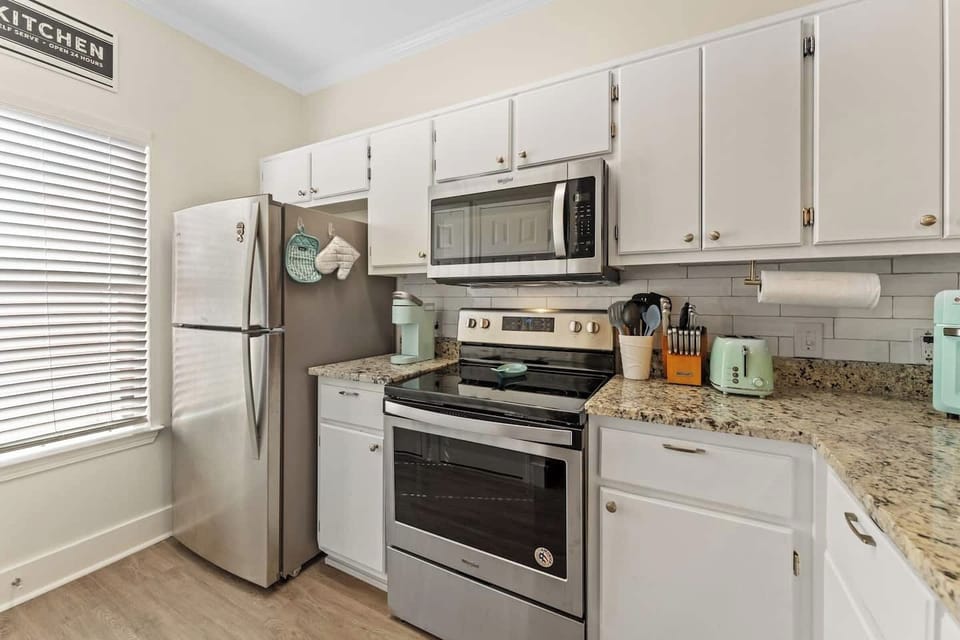 Feel free to use the refrigerator , oven, stove and more that's placed in the kitchen.
