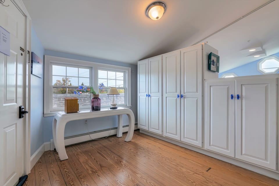 Entrance area - cleaners cabinets - not for guest use