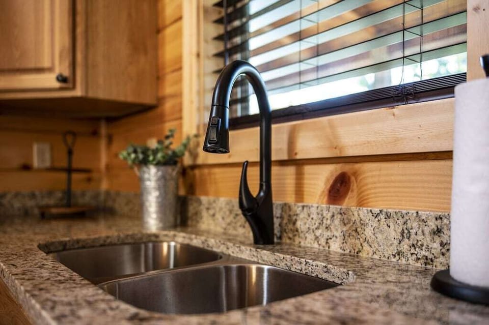 Bearadise's fully equipped kitchenfa9c49b9.c10