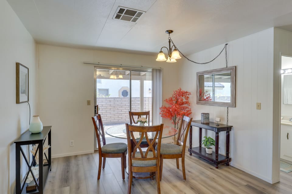 Dining Area | Dishes & Flatware Provided