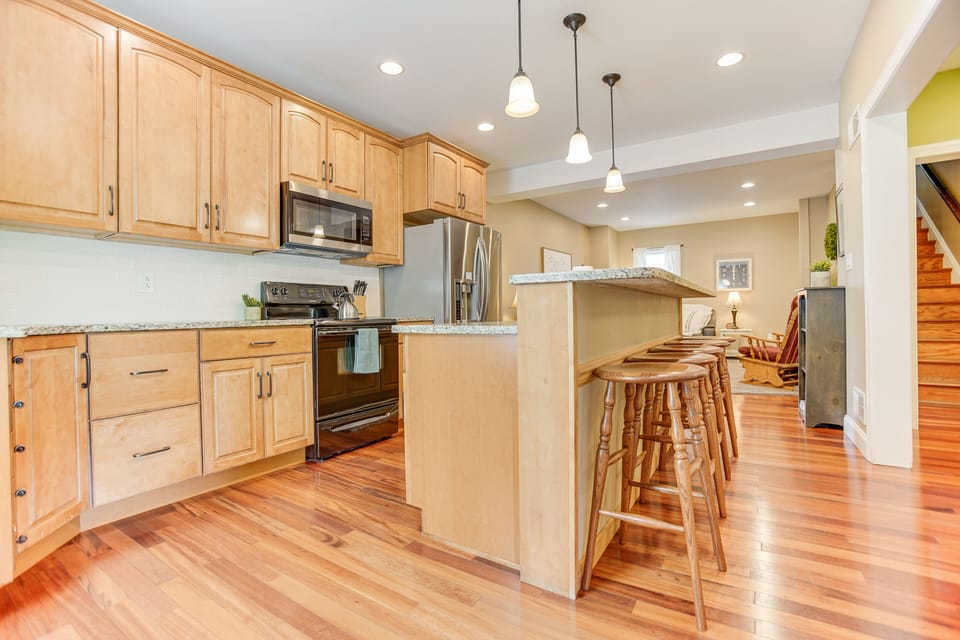This spacious, fully-equipped kitchen is perfect for whipping up those tasty vacation treats.