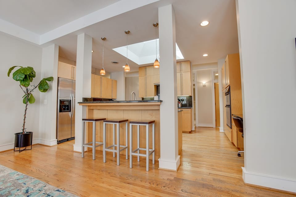 This beautiful, fully-equipped kitchen is a chef's dream!