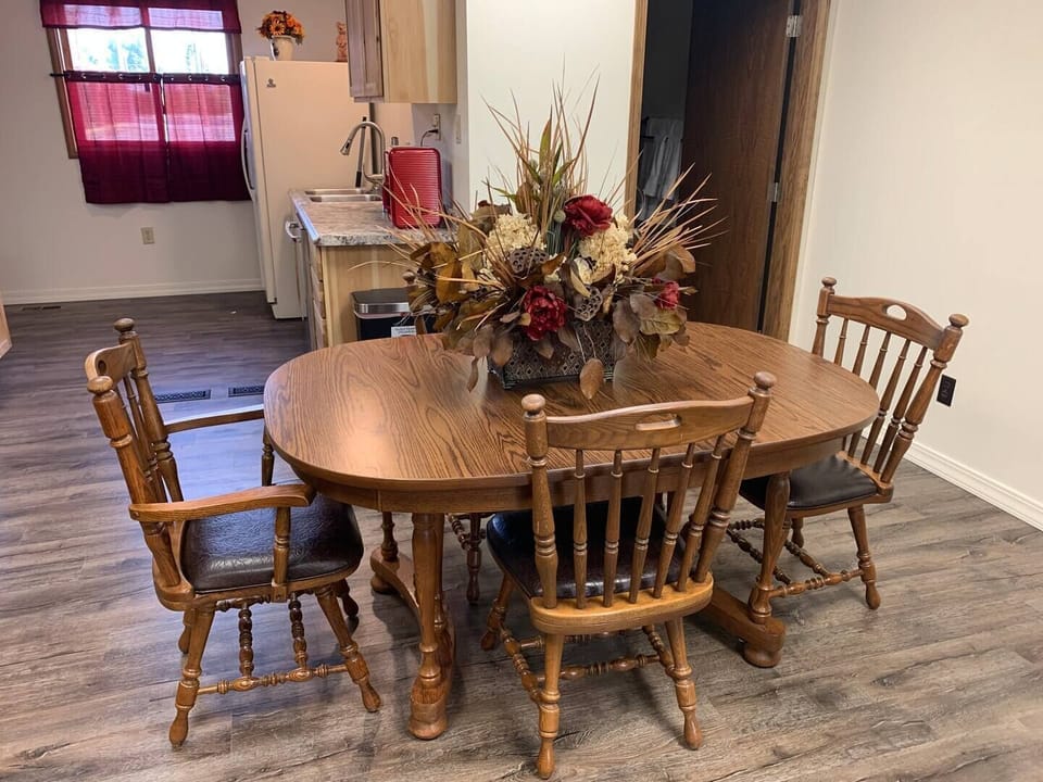 Dining table, more chairs are available