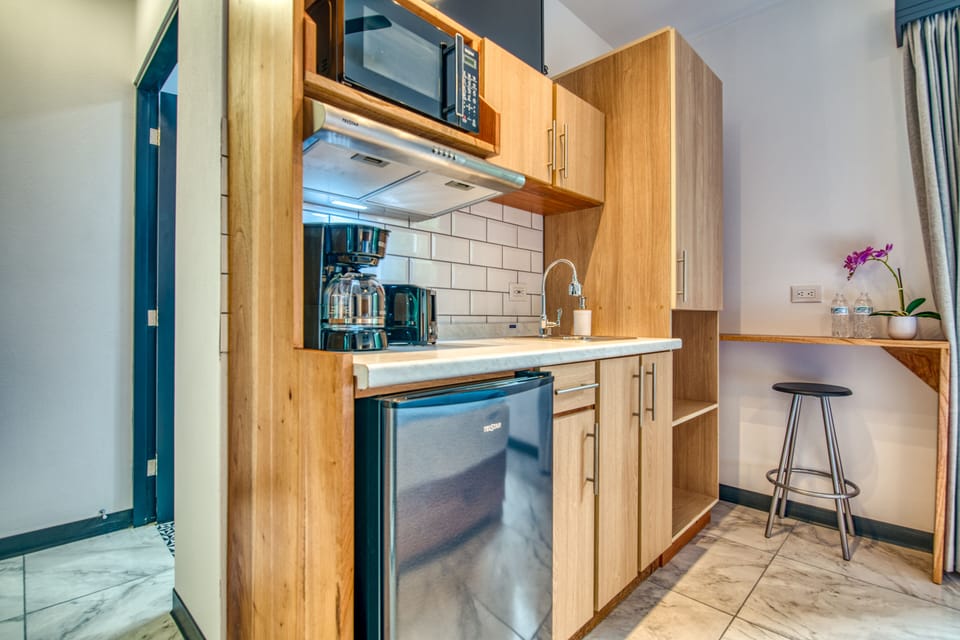 kitchenette 