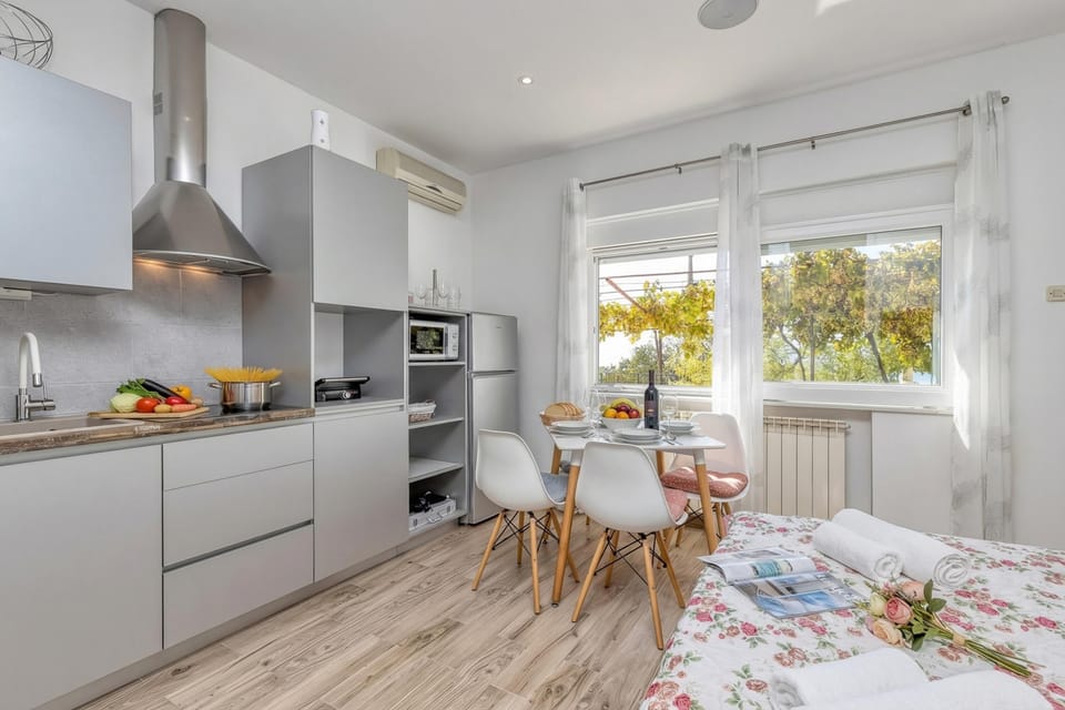 Kitchen and dining area