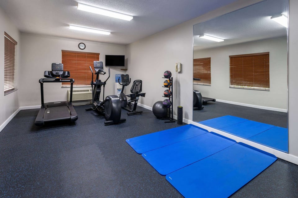 Days Inn & Suites by Wyndham Cherry Hill - Philadelphia Hotel in Cherry Hill
