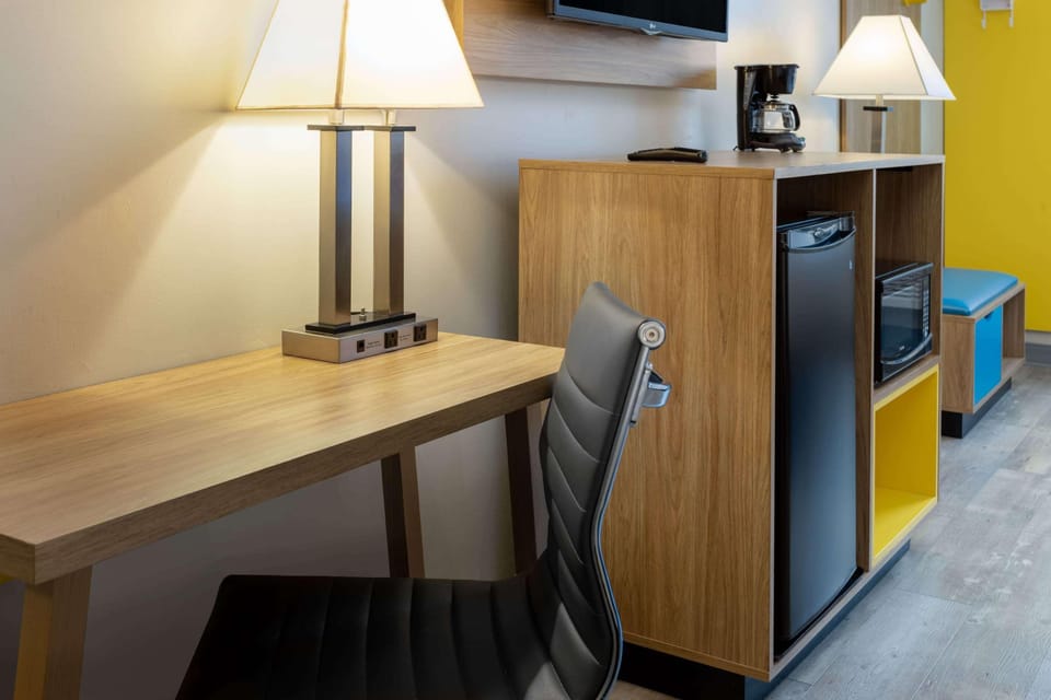 In-room safe, desk, free cribs/infant beds, WiFi