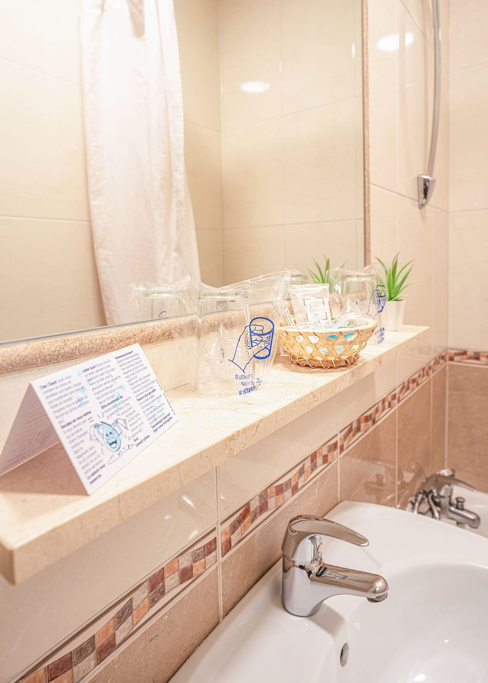 Economy Double Room, 1 Double Bed (Interior) | Bathroom | Shower, free toiletries, hair dryer, towels