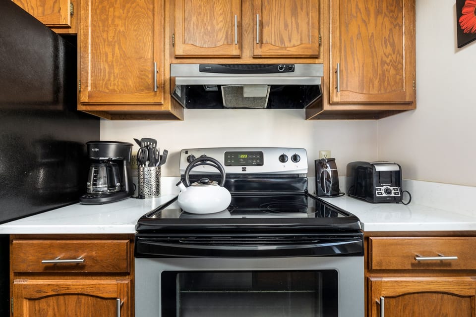 Coffee maker, toaster, cookware & utensils