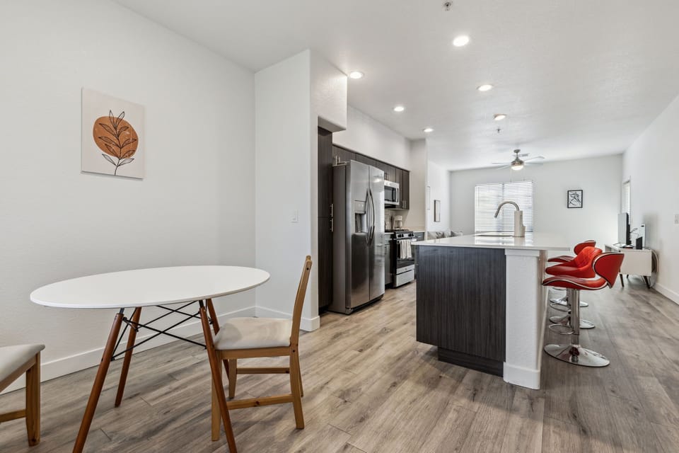 Apartment, 1 Bedroom | Private kitchen | Fridge, microwave, oven, coffee/tea maker