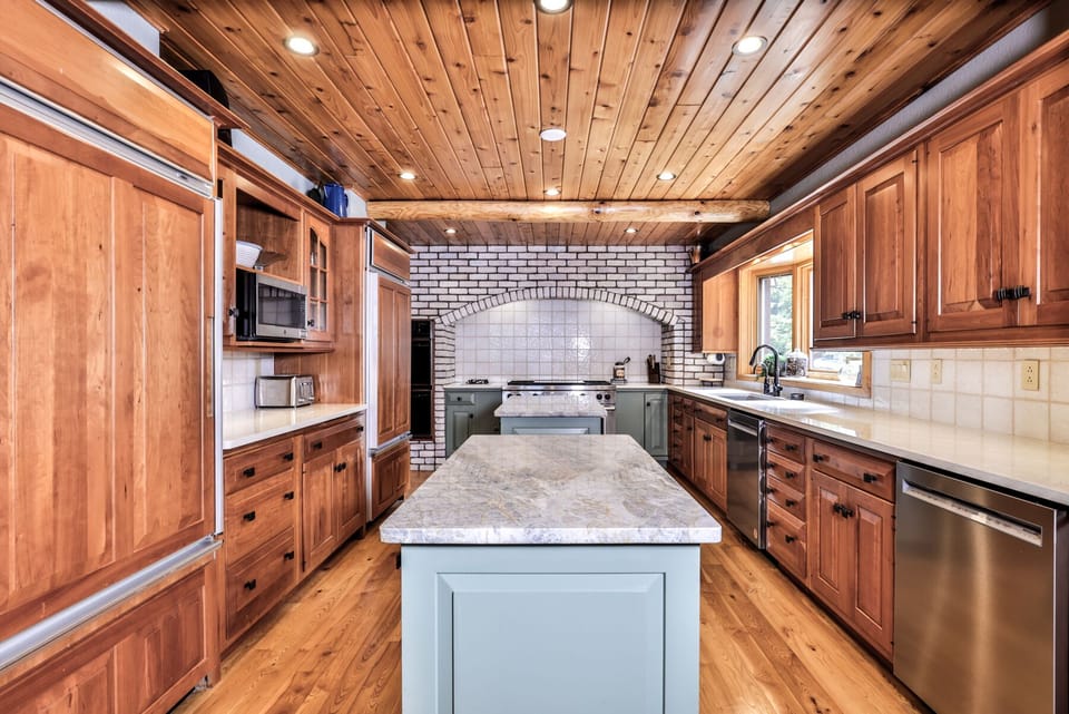 you won't step on each others toes in this kitchen