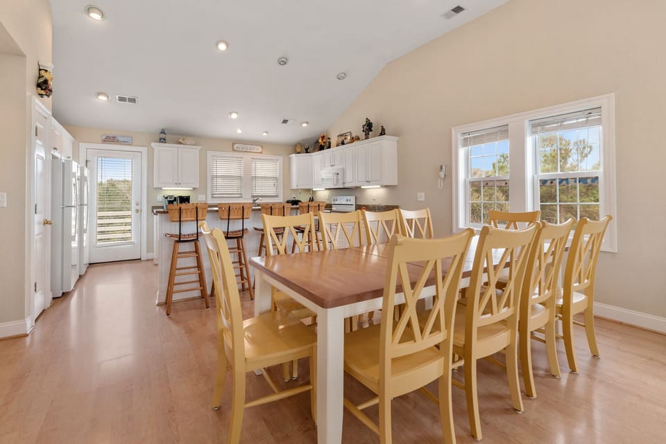 JR4228: Pirate's Booty | Top Level Dining Area