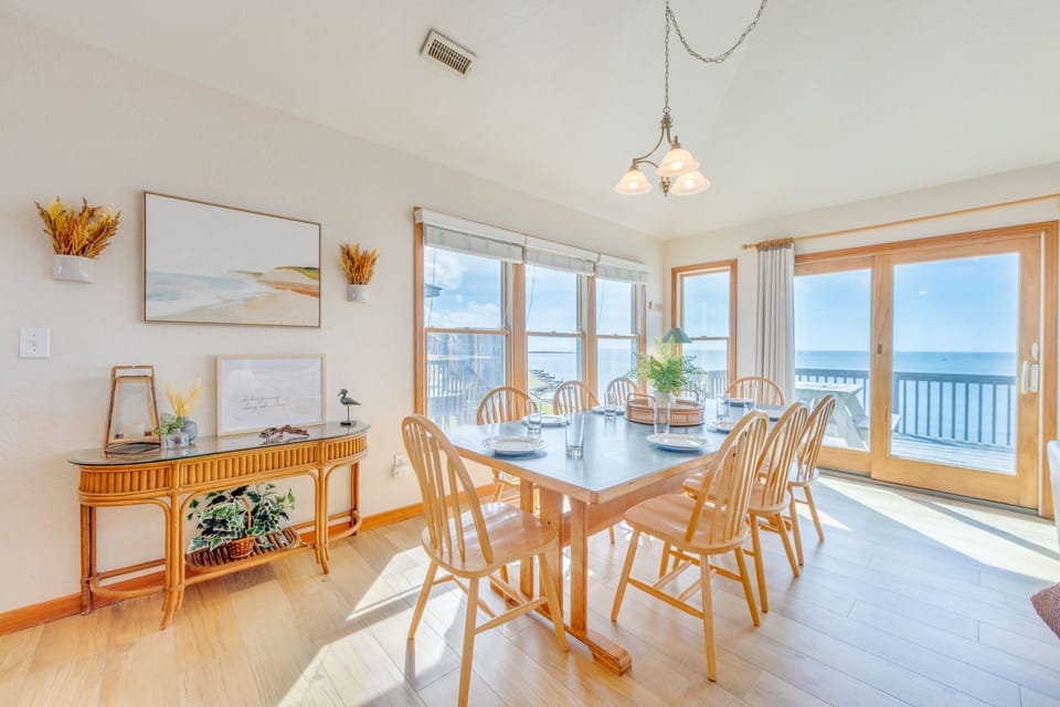 Surf-or-Sound-Realty-1073-Island Storm-Dining