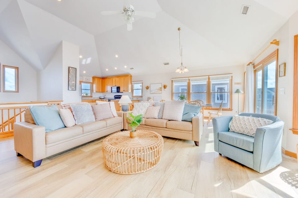 Surf-or-Sound-Realty-1073-Island Storm-Great Room 4
