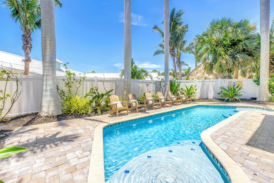 Siesta Key | 4BR – Shared Heated Pool