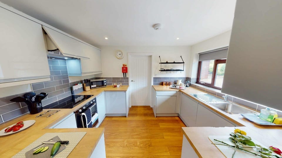 Arniss Lodge Kitchen