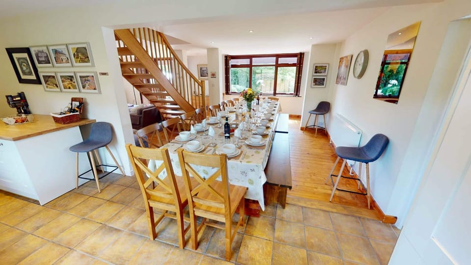 Arniss Farmhouse with seating for 20 people