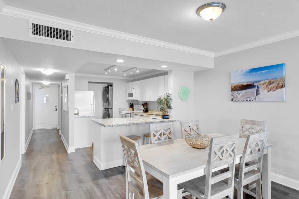 Dining Table & Bar Seating