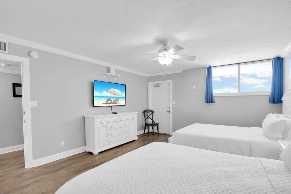 Second Bedroom with 55" HDTV