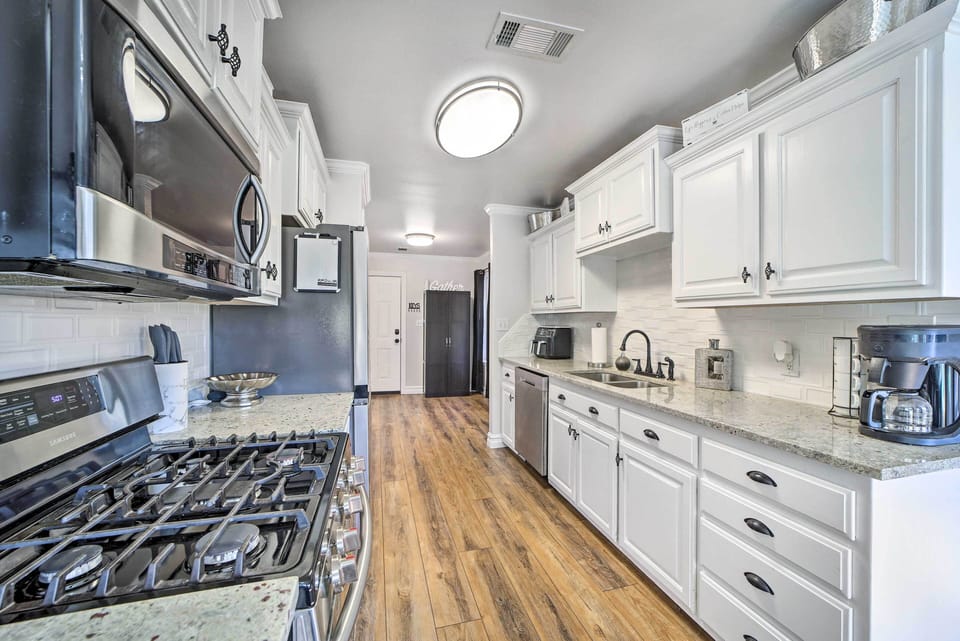 Kitchen | Cooking Basics | Coffee Maker | Paper Towels/Trash Bags Provided