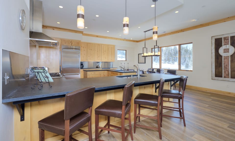 Bar Seating for 4