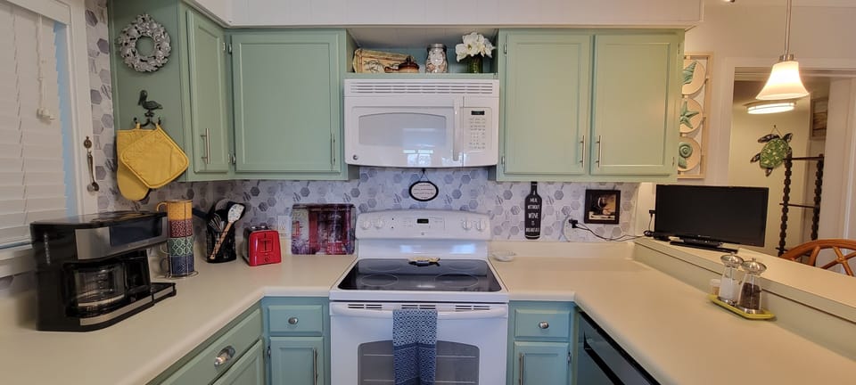 Kitchen, fully stocked with coffee maker