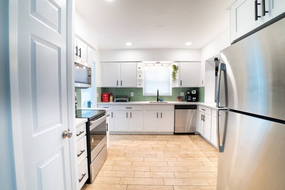 Kitchen - fully stocked 