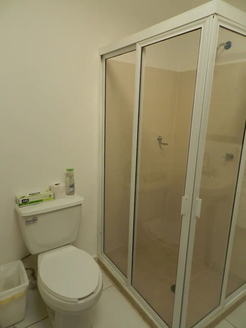 Family House | Shared bathroom