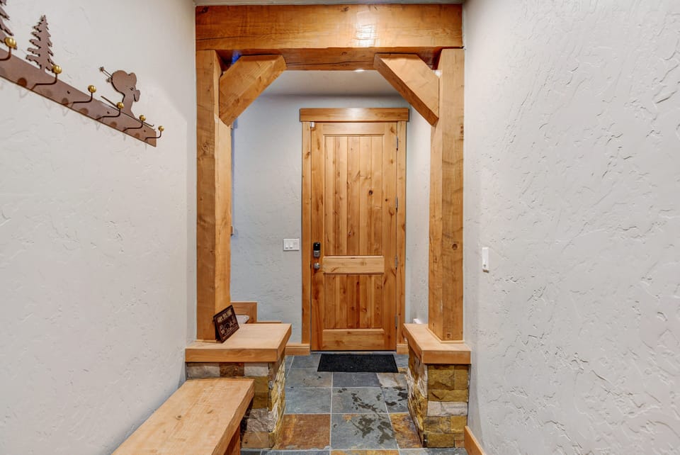 Entrance/Mudroom Area