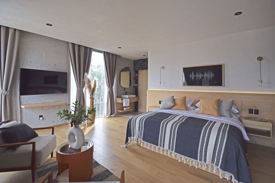 Superior Room | Premium bedding, down comforters, Select Comfort beds, in-room safe