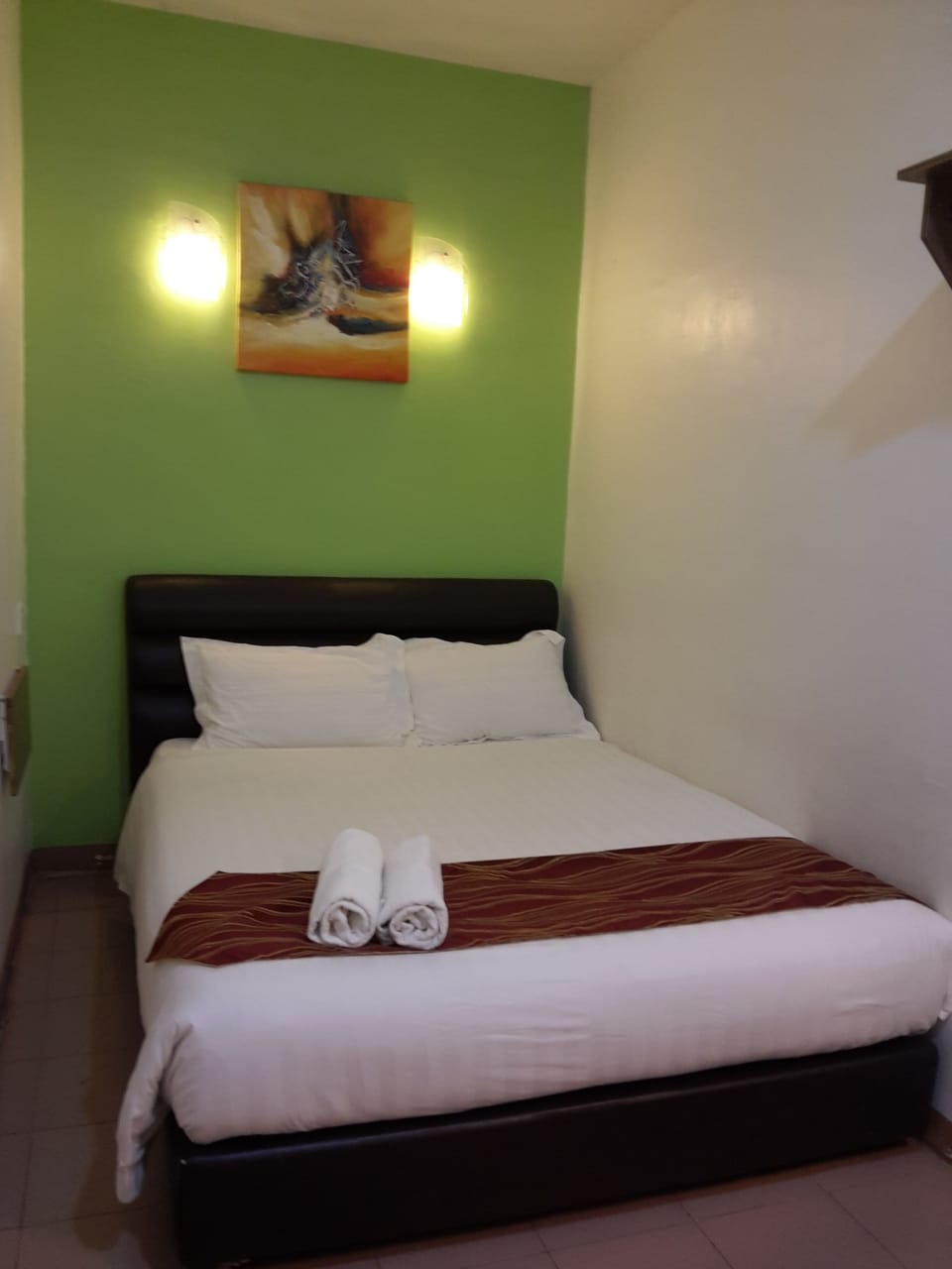 Basic Double or Twin Room, 2 Twin Beds, Corner | Premium bedding, down comforters, desk, iron/ironing board