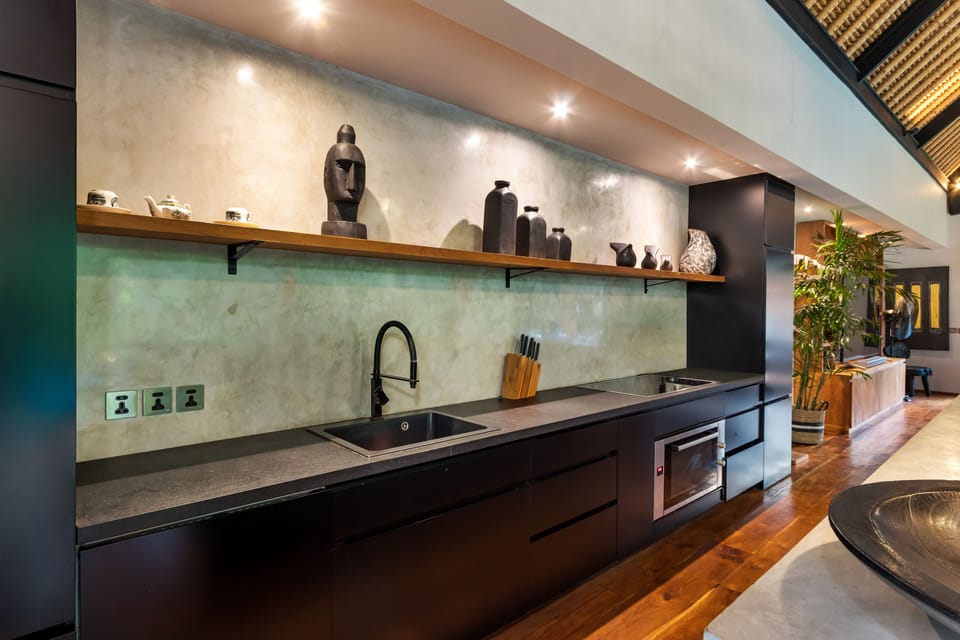 Luxury Villa | Private kitchen | Dining tables