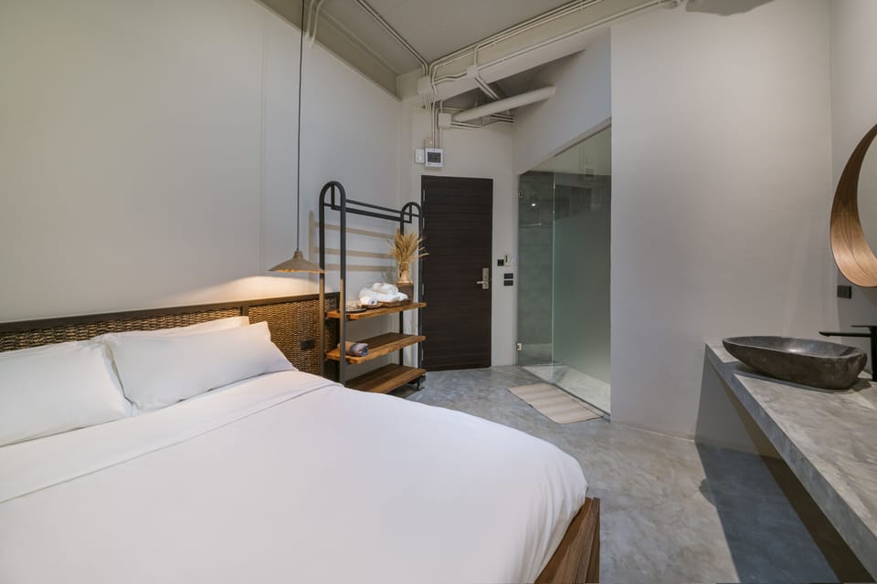 Standard Room | Laptop workspace, free WiFi, bed sheets