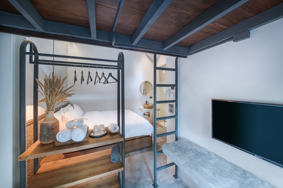 Superior Room | Laptop workspace, free WiFi, bed sheets