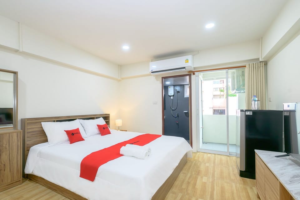 Standard Room | Desk, free WiFi, bed sheets