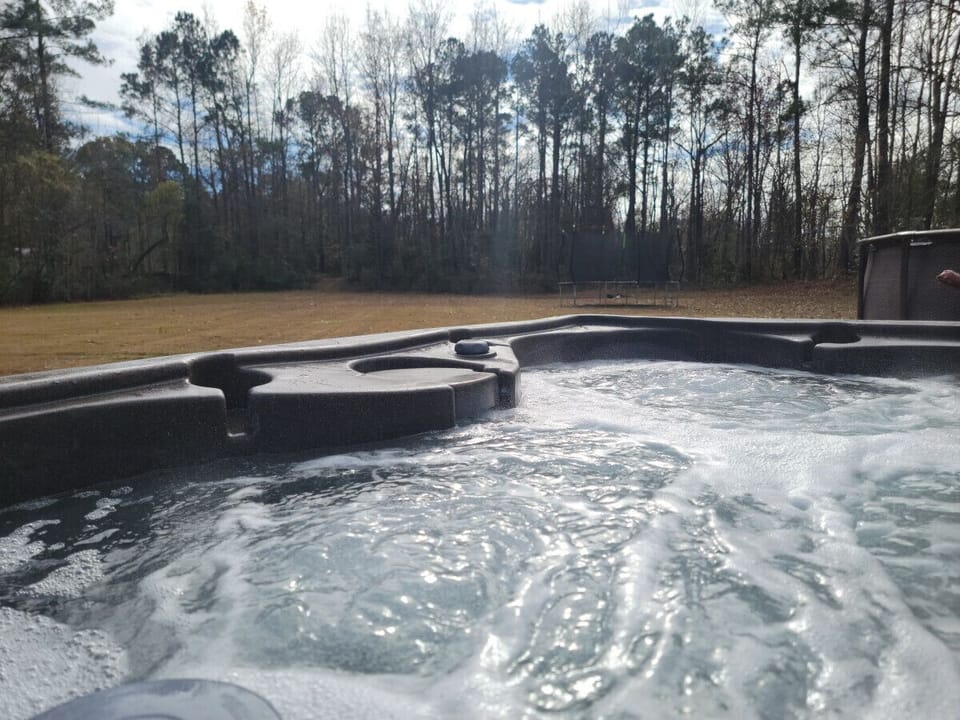 HOTTUB in the Country - so relaxing