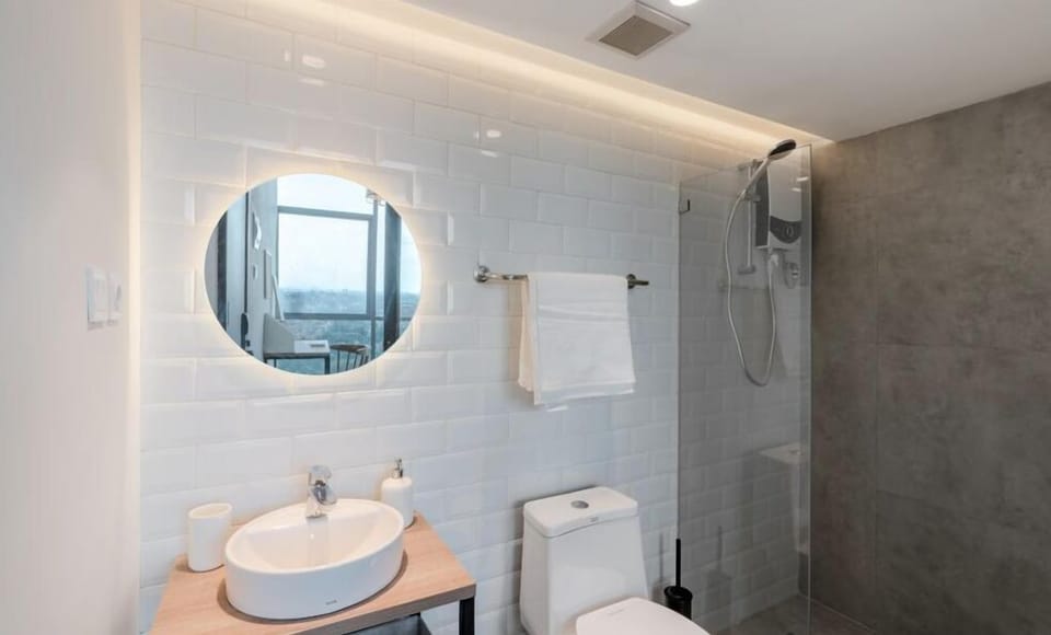 Shower, towels