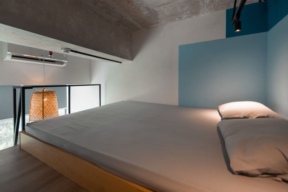 Premium bedding, desk, free WiFi, bed sheets