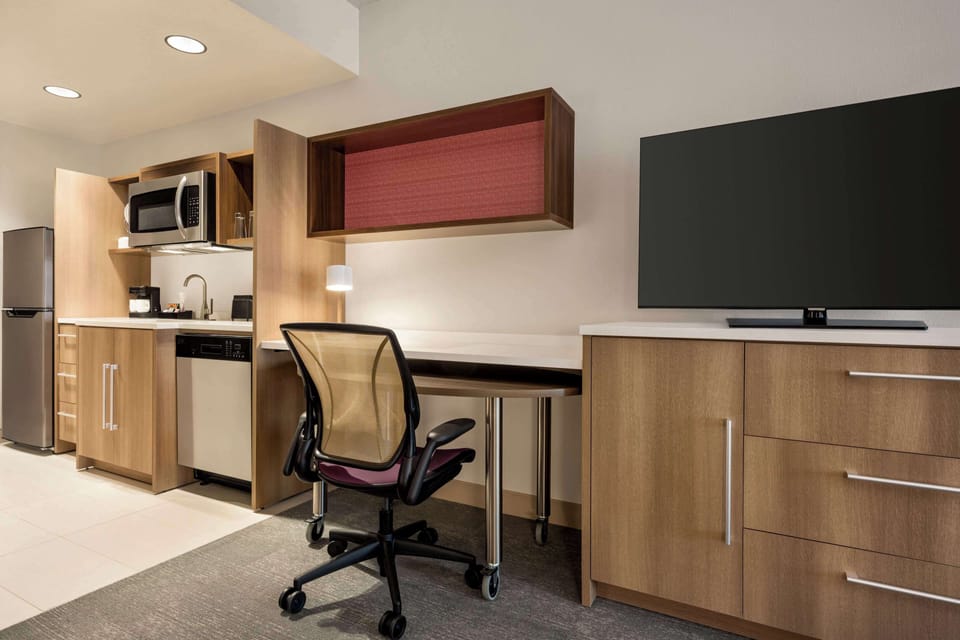 In-room safe, desk, soundproofing, iron/ironing board