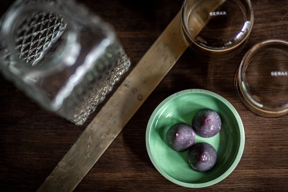 Design Room, 1 Queen Bed, Private Bathroom, Courtyard View | Individually decorated, individually furnished, blackout drapes