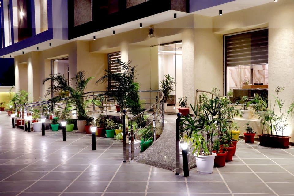 Hotel Aarna Premier Hotel in Jaipur