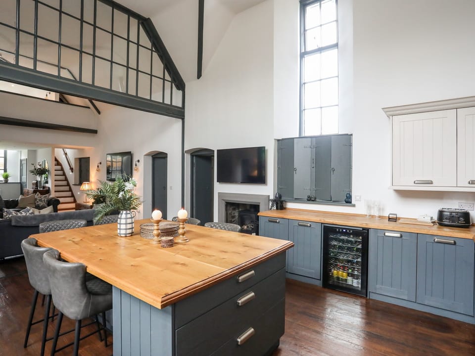 Fridge, dishwasher, electric kettle, toaster