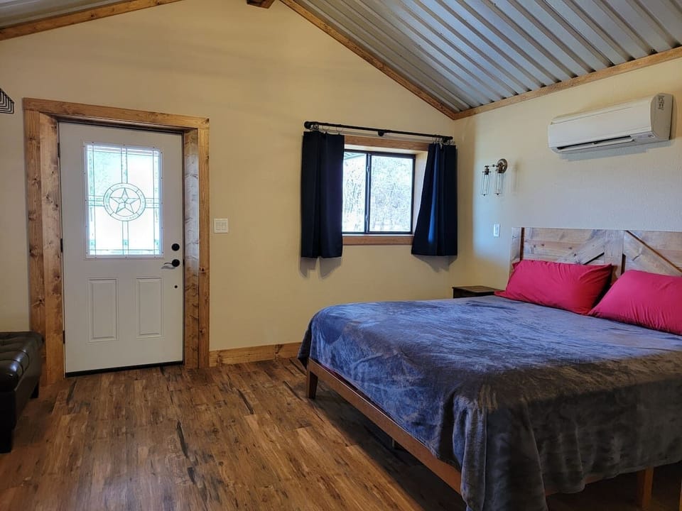 Barn Loft Master with balcony door