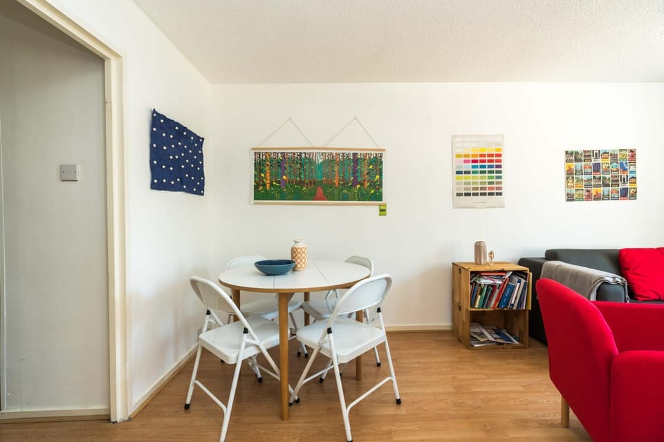 Apartment (1 Bedroom) | Dining