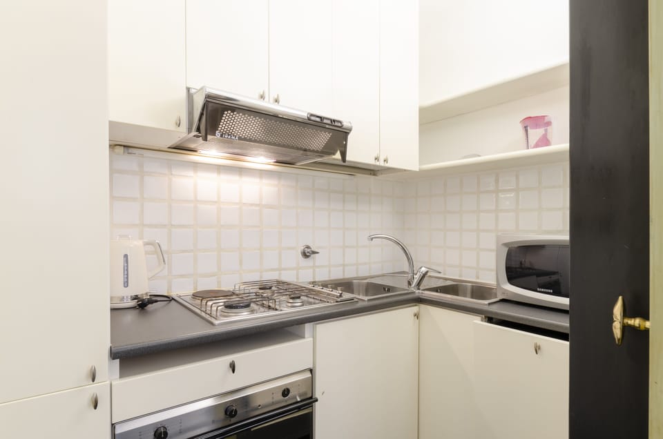Apartment, 1 Double Bed with Sofa bed | Private kitchen | Fridge, microwave, oven, stovetop