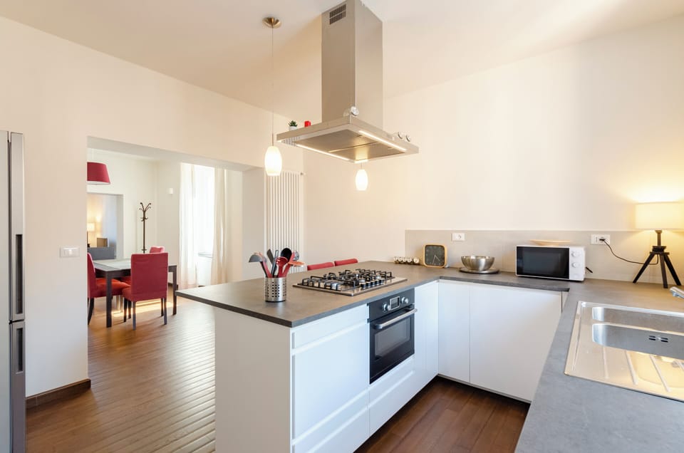 Apartment, 2 Bedrooms, 2 Bathrooms | Private kitchen | Fridge, microwave, oven, stovetop