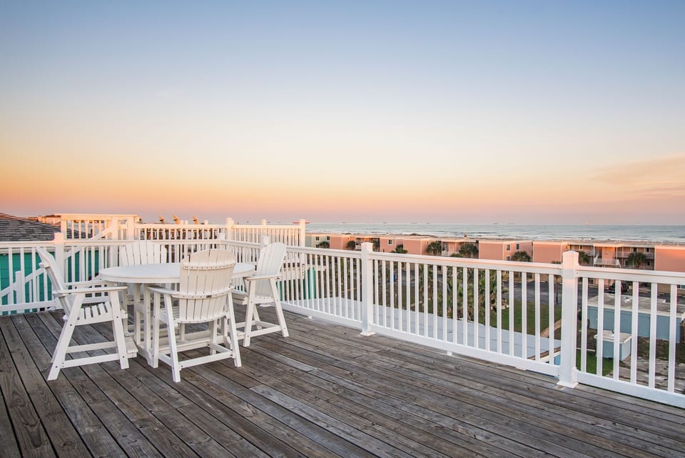 House (4 Bedrooms) | Outdoor dining