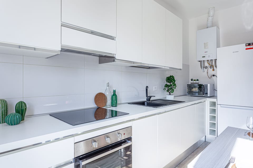 Apartment | Private kitchen | Fridge, microwave, oven, stovetop