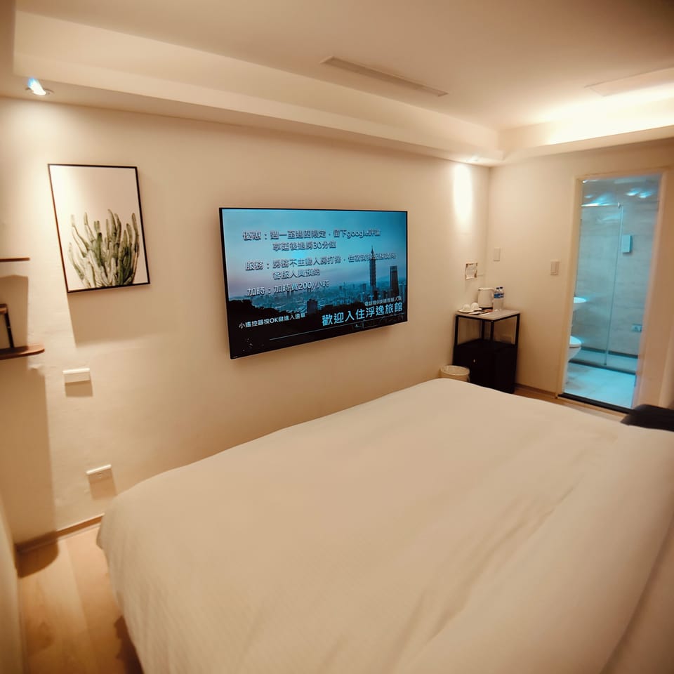 Deluxe Double Room | Desk, laptop workspace, free WiFi
